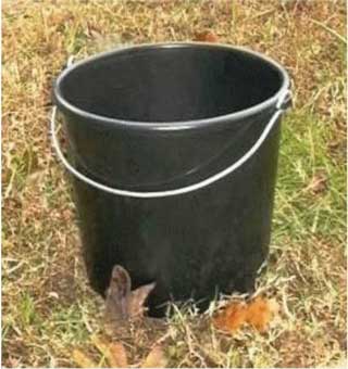 TOUGH IMPACT-RESISTANT SUPERIOR BUCKET 10 QT ASSORTED